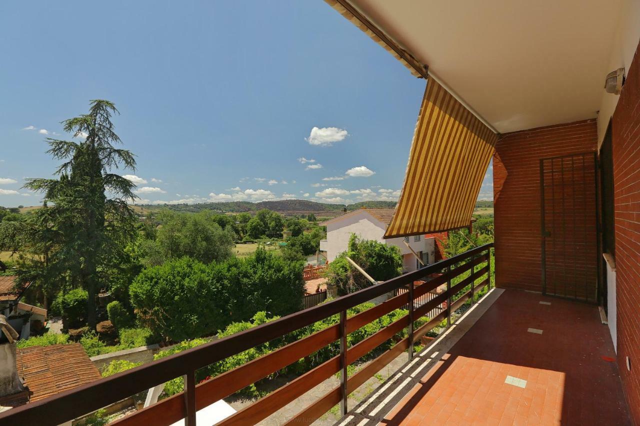 Spaziosa Villa Bifamiliare Campagnano Di Roma Exterior foto